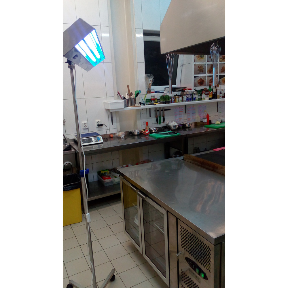 Dispozitiv de dezinfectie cu lumina ultravioleta UV-C (lampa UV-C) LBAI 15W, din inox, cu montare pe stativ mobil